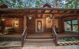 Private Luxury Cabin w/ Hot Tub, Fire Pit & Sauna